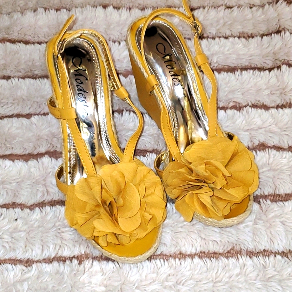 Wedges 👠💛🌼